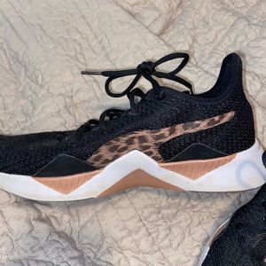 Puma gym shoes size 10